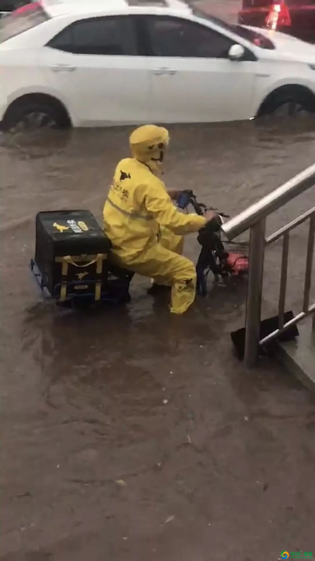 东莞第一场雷暴雨这些地方被水淹了东莞PE排水系