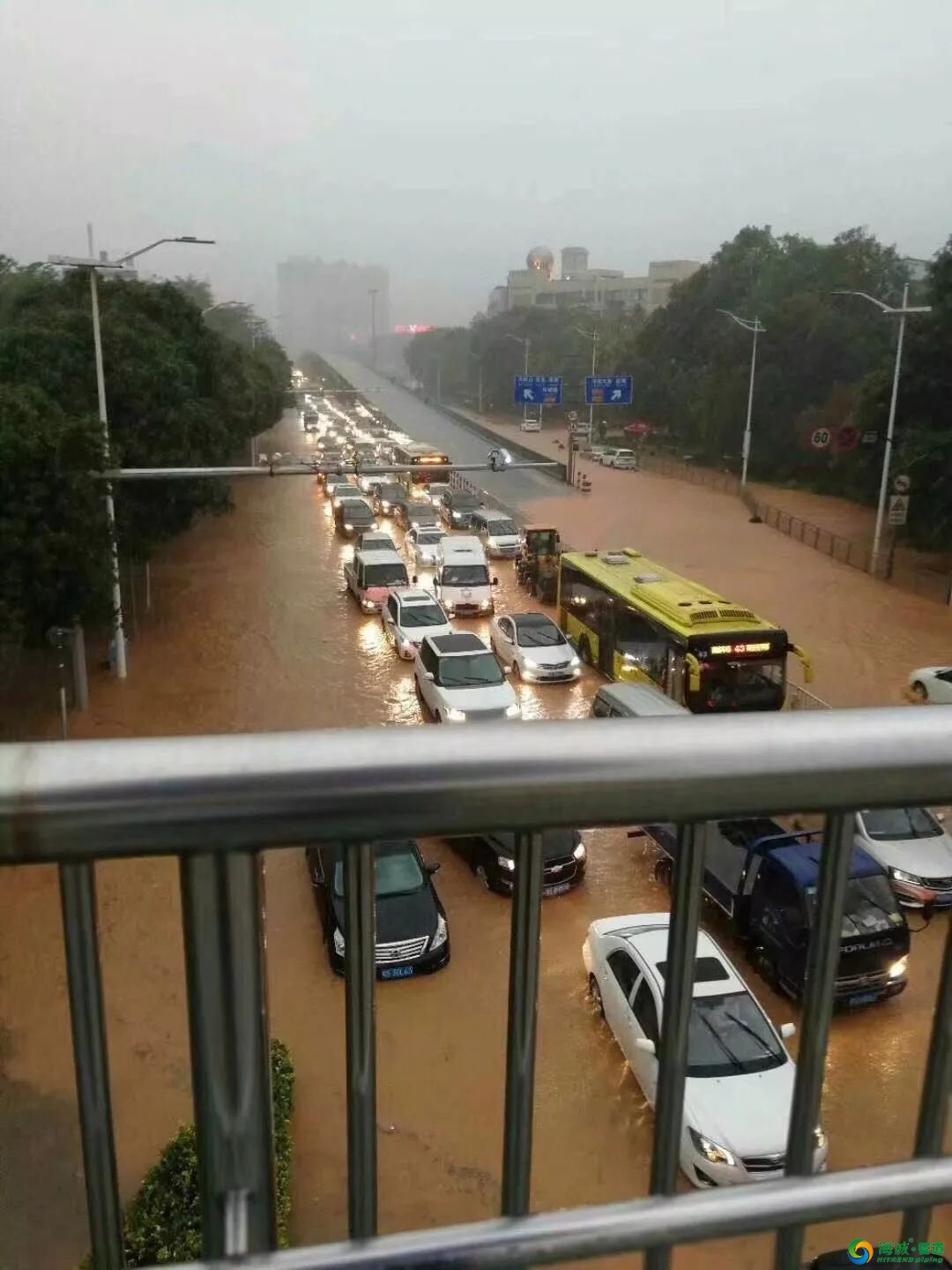 东莞第一场雷暴雨这些地方被水淹了东莞PE排水系